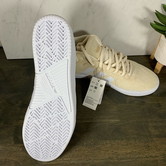 adidas Tyshawn Off White - Picture 7 of 7